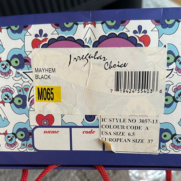 NIB Irregular Choice Black and Silver Feathered Heels - Picture 2 of 8